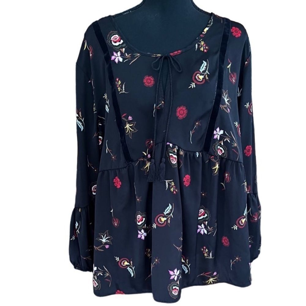 Old Navy black floral tie front boho blouse with bishop style sleeves sz XXL - Picture 2 of 8